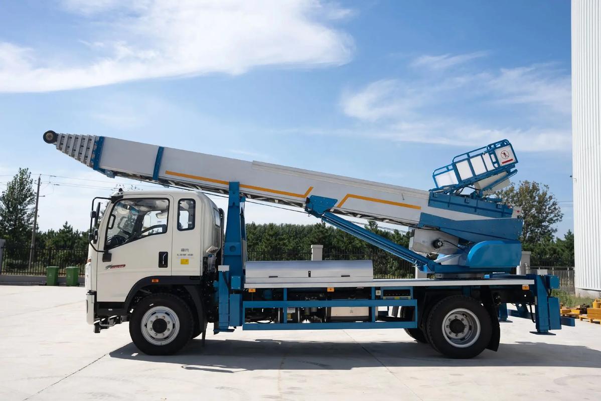 杭州富阳云梯上料车租赁费用