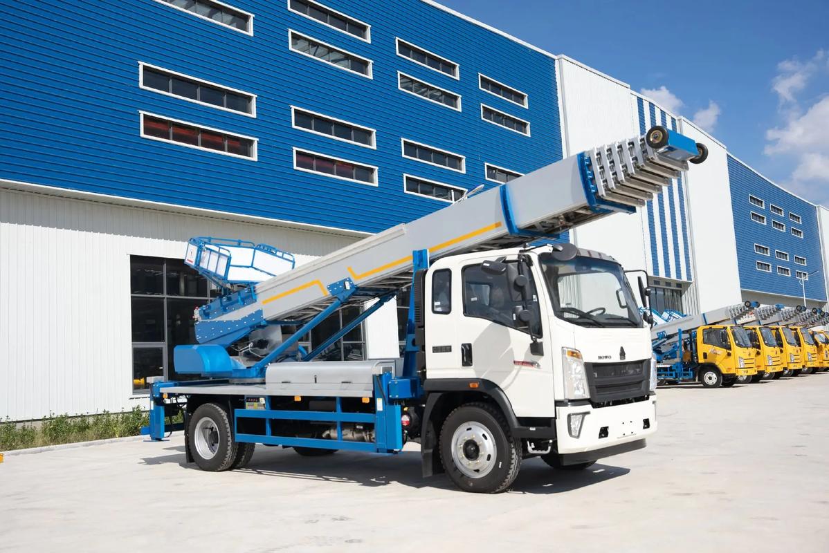 杭州富阳出租云梯车高空作业车 建筑垃圾搬运